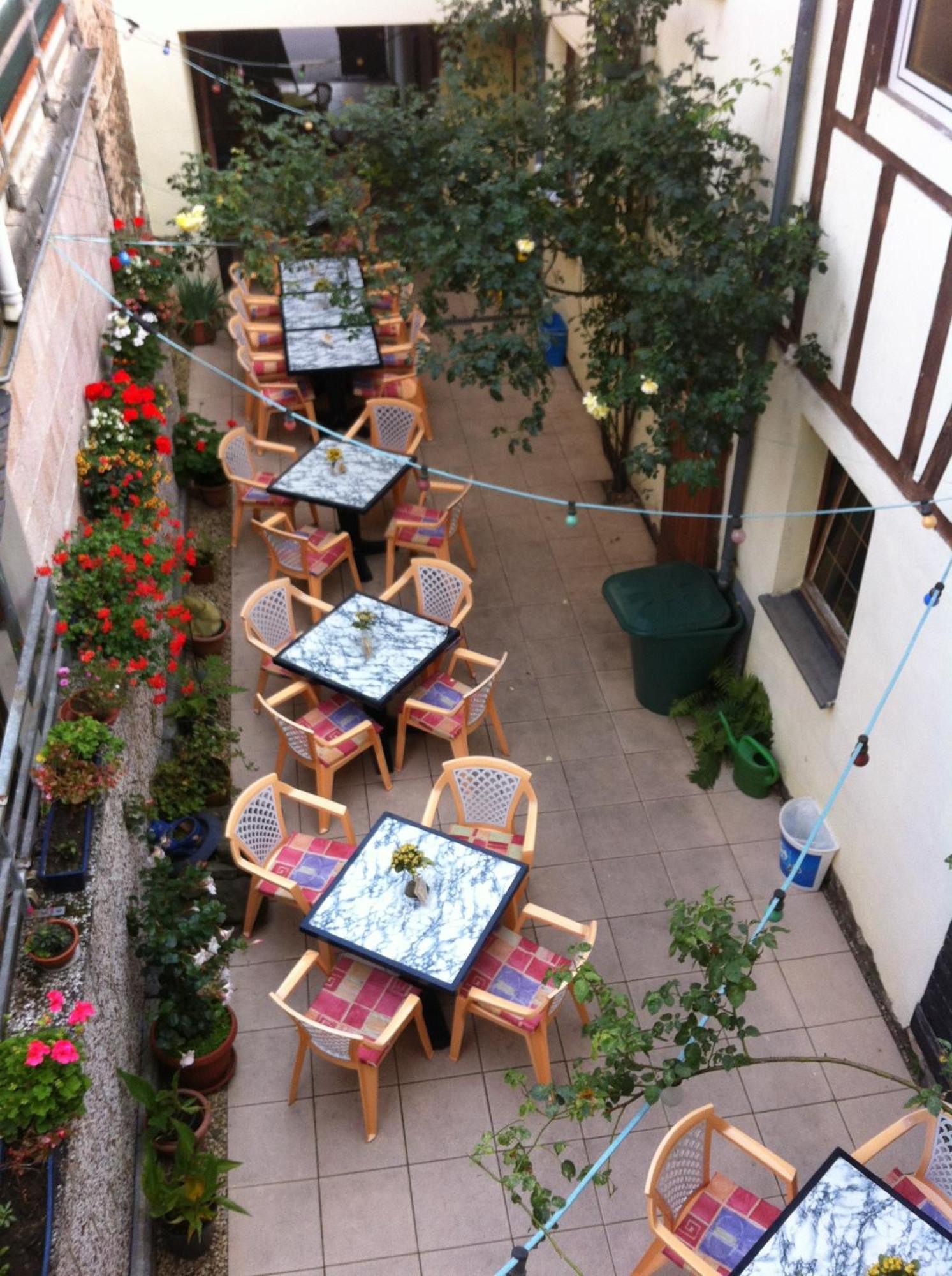 Zur Burg Eltz Hotel Moselkern Bagian luar foto
